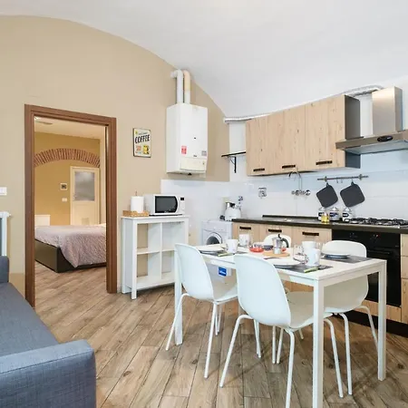 Apartament House Under The Tower By