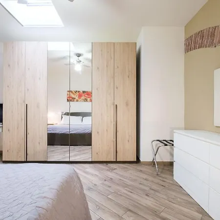 House Under The Tower By דירה