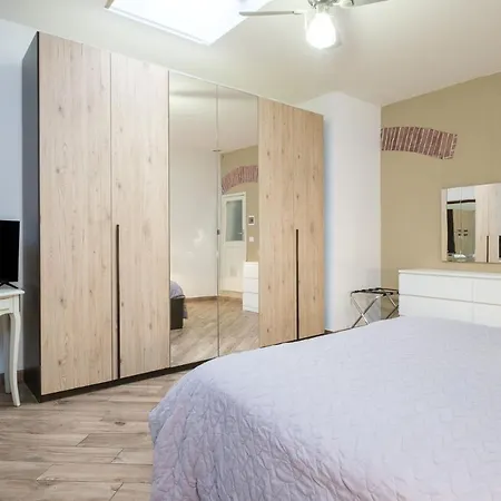 House Under The Tower By Apartment *