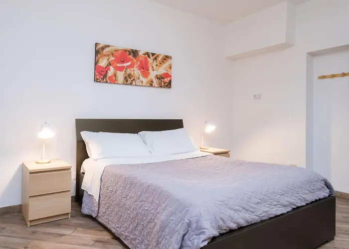 House Under The Tower By شقة *