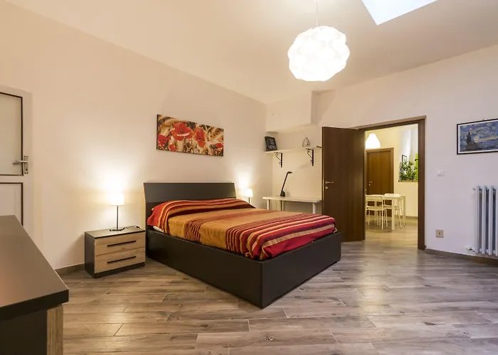 아파트 House Under The Tower By