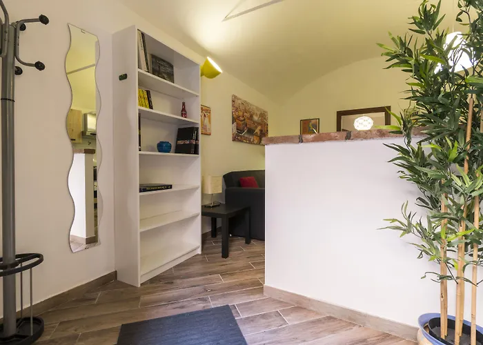 아파트 House Under The Tower By *